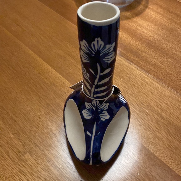 Ceramic Vase - Picture 4 of 6